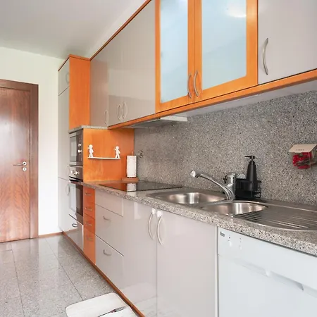 Spacious 2Br Apt With Free Parking In Porto Apartment Porto