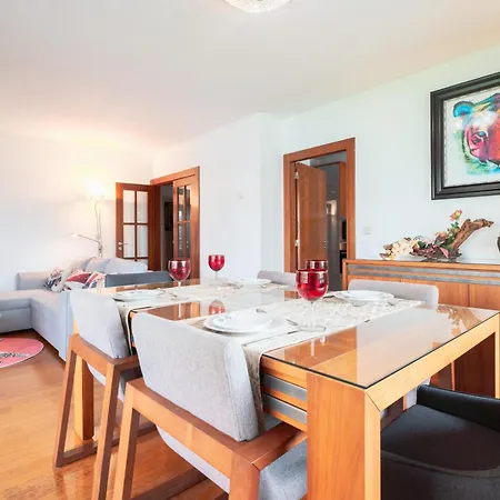 Spacious 2Br Apt With Free Parking In Porto Apartment Porto
