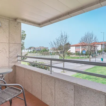 Spacious 2Br Apt With Free Parking In Porto Porto
