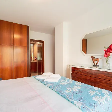 Spacious 2Br Apt With Free Parking In Porto * Oporto