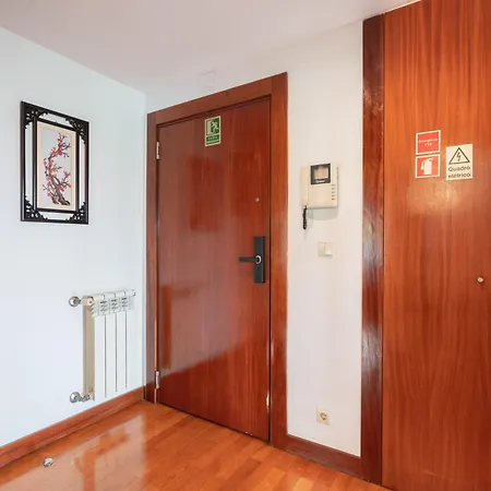 Spacious 2Br Apt With Free Parking In Porto * Porto