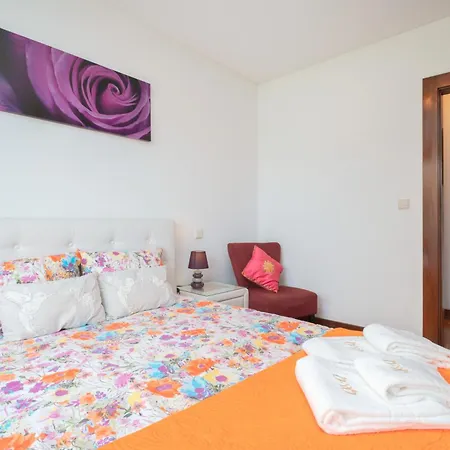 Spacious 2Br Apt With Free Parking In Porto * Porto
