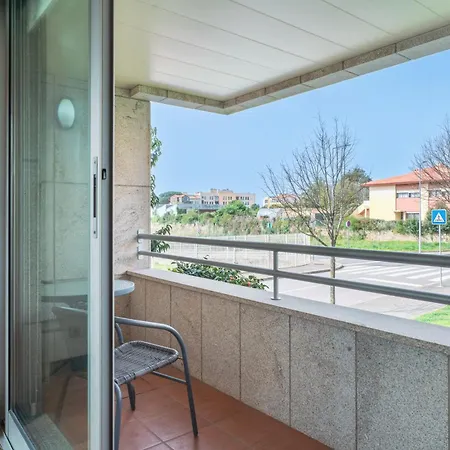 Spacious 2Br Apt With Free Parking In Porto