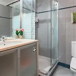 Spacious 2br Family Parking Near Centre 公寓 *